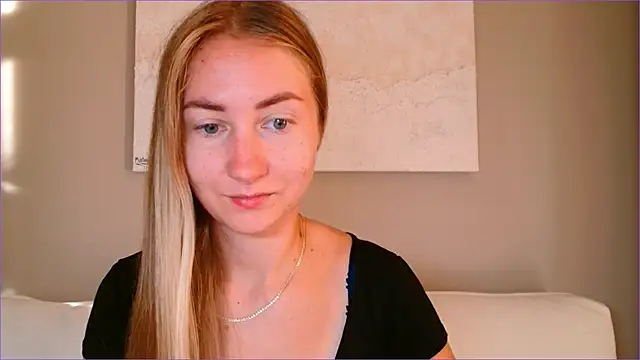 Snapshot of BluueSilk chatting on 10-20-25, 06:26 BluueSilk online show from 10-20-25, 06:26