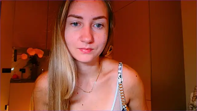 Snapshot of BluueSilk chatting on 11-11-25, 05:46 BluueSilk online show from 11-11-25, 05:46