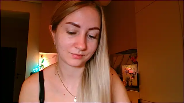 Snapshot of BluueSilk chatting on 02-10-26, 06:56 BluueSilk online show from 02-10-26, 06:56