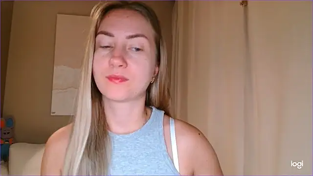 Snapshot of BluueSilk chatting on 09-19-25, 05:55 BluueSilk online show from 09-19-25, 05:55