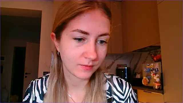 Snapshot of BluueSilk chatting on 02-04-26, 06:19 BluueSilk online show from 02-04-26, 06:19