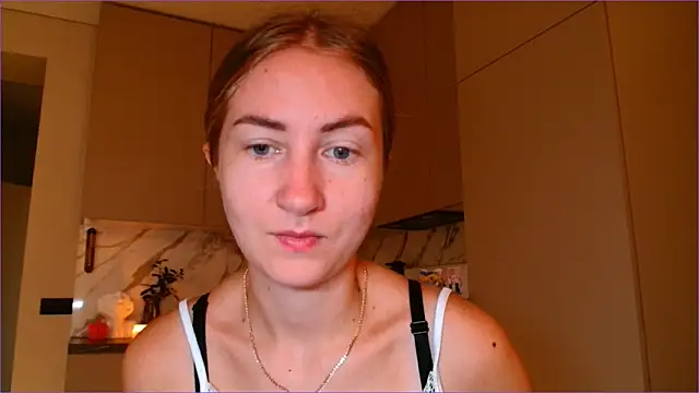 Snapshot of BluueSilk chatting on 10-29-25, 05:50 BluueSilk online show from 10-29-25, 05:50