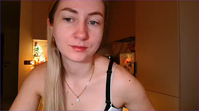 Snapshot of BluueSilk chatting on 02-17-26, 06:11 BluueSilk online show from 02-17-26, 06:11