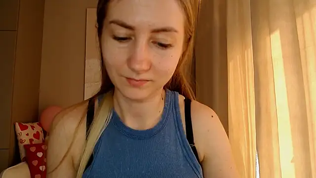 Snapshot of BluueSilk chatting on 03-20-25, 09:15 BluueSilk online show from 03-20-25, 09:15