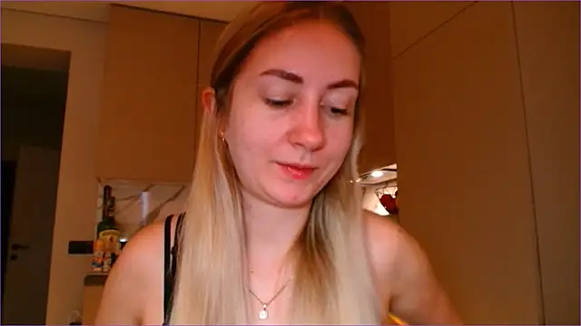 Snapshot of BluueSilk chatting on 02-13-26, 06:46 BluueSilk online show from 02-13-26, 06:46