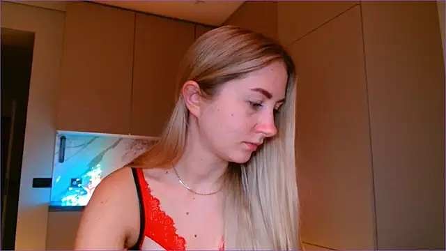 Snapshot of BluueSilk chatting on 12-23-25, 06:45 BluueSilk online show from 12-23-25, 06:45