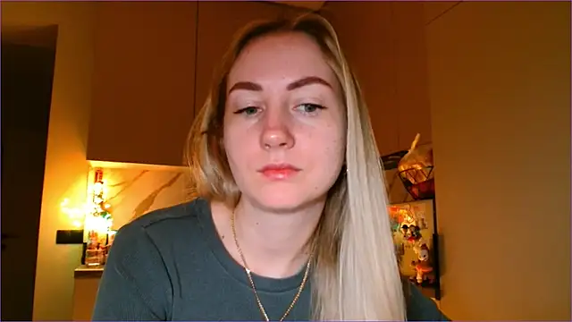 Snapshot of BluueSilk chatting on 02-06-26, 06:42 BluueSilk online show from 02-06-26, 06:42