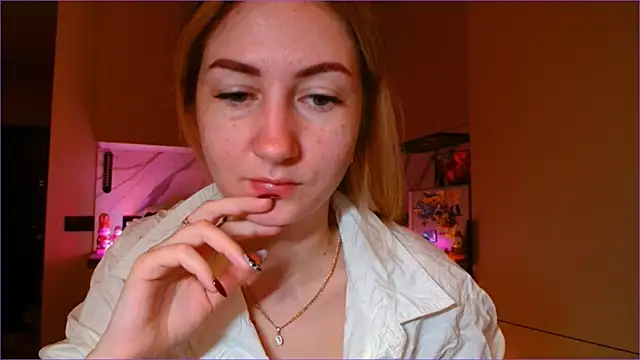 Snapshot of BluueSilk chatting on 02-03-26, 06:22 BluueSilk online show from 02-03-26, 06:22