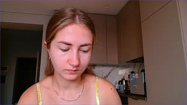 Snapshot of BluueSilk chatting on 11-05-25, 05:32 BluueSilk online show from 11-05-25, 05:32