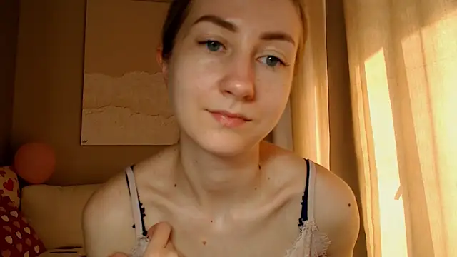 Snapshot of BluueSilk chatting on 03-21-25, 09:45 BluueSilk online show from 03-21-25, 09:45