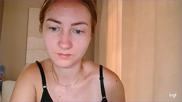 Snapshot of BluueSilk chatting on 09-10-25, 05:28 BluueSilk online show from 09-10-25, 05:28