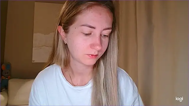 Snapshot of BluueSilk chatting on 09-09-25, 05:06 BluueSilk online show from 09-09-25, 05:06