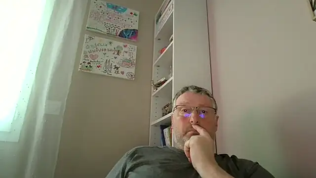 Snapshot of doudou310 chatting on 02-28-26, 05:01 doudou310 online show from 02-28-26, 05:01