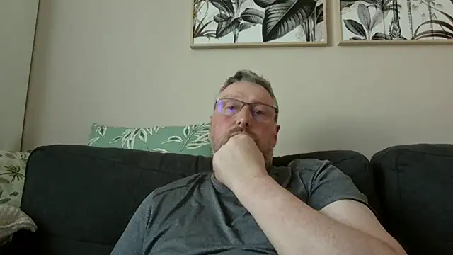 doudou310 online show from 03-24-26, 04:18