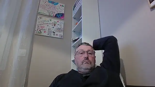 Snapshot of doudou310 chatting on 02-14-26, 05:40 doudou310 online show from 02-14-26, 05:40