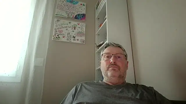 Snapshot of doudou310 chatting on 02-26-26, 05:02 doudou310 online show from 02-26-26, 05:02