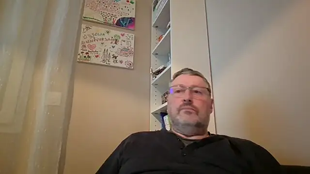 Snapshot of doudou310 chatting on 02-15-26, 05:41 doudou310 online show from 02-15-26, 05:41