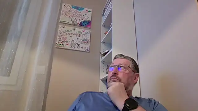 Snapshot of doudou310 chatting on 02-26-26, 04:56 doudou310 online show from 02-26-26, 04:56