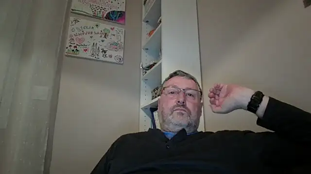 Snapshot of doudou310 chatting on 02-18-26, 04:54 doudou310 online show from 02-18-26, 04:54