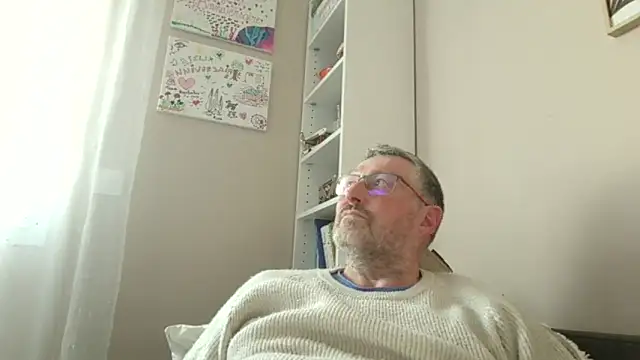 doudou310 online show from 03-22-26, 04:19