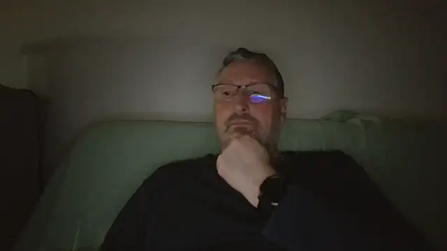 doudou310 online show from 04-05-26, 03:57