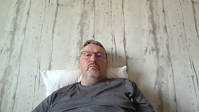 doudou310 online show from 04-04-26, 03:51