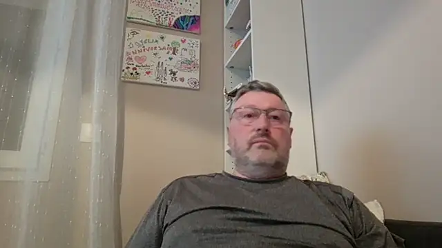 doudou310 online show from 04-01-26, 04:47