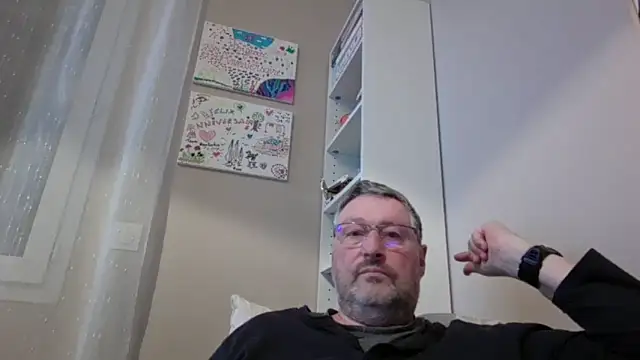 Snapshot of doudou310 chatting on 02-22-26, 04:04 doudou310 online show from 02-22-26, 04:04