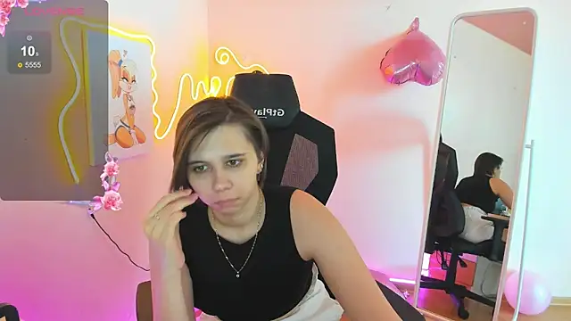 Snapshot of Scarlet_Sirenn chatting on 02-02-26, 08:46 Scarlet Sirenn online show from 02-02-26, 08:46