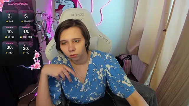 Snapshot of Scarlet_Sirenn chatting on 02-17-26, 08:33 Scarlet Sirenn online show from 02-17-26, 08:33