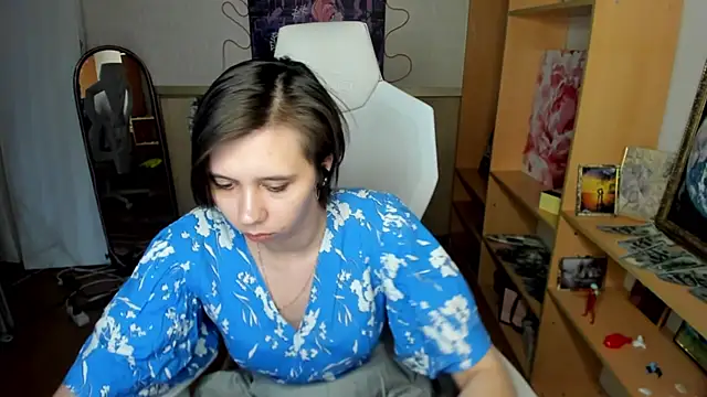 Snapshot of Scarlet_Sirenn chatting on 02-14-26, 09:09 Scarlet Sirenn online show from 02-14-26, 09:09