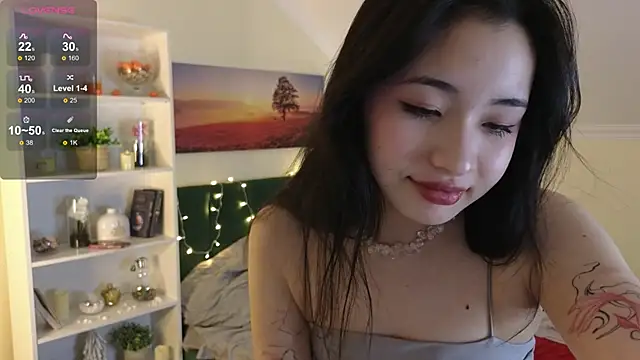 Snapshot of Noiry_Vuvez chatting on 03-03-26, 06:37 Noiry Vuvez online show from 03-03-26, 06:37