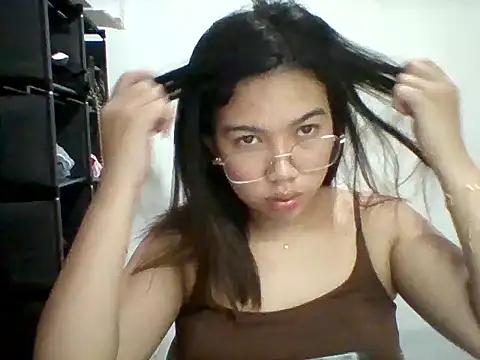 Snapshot of Aniya_09 chatting on 02-14-26, 05:57 Aniya 09 online show from 02-14-26, 05:57