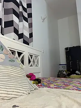 Snapshot of SluttyEll chatting on 02-11-26, 02:11 SluttyEll online show from 02-11-26, 02:11