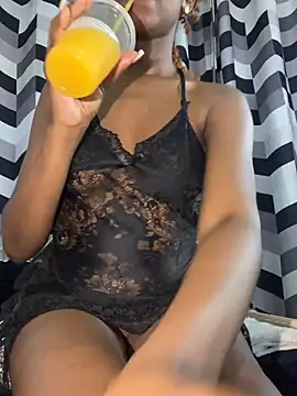 Snapshot of SluttyEll chatting on 02-06-26, 06:48 SluttyEll online show from 02-06-26, 06:48