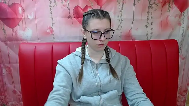 LilianaShine online show from 04-01-26, 05:09