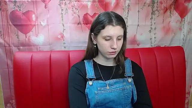 Snapshot of LilianaShine chatting on 02-26-26, 06:13 LilianaShine online show from 02-26-26, 06:13