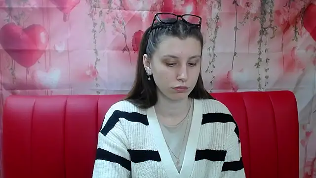 Snapshot of LilianaShine chatting on 02-09-26, 06:55 LilianaShine online show from 02-09-26, 06:55