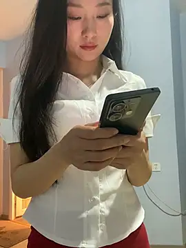 Snapshot of XiaoGui10 chatting on 02-28-26, 03:11 XiaoGui10 online show from 02-28-26, 03:11