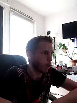 Snapshot of Jungspund25- chatting on 06-13-26, 02:26 Jungspund25- online show from 06-13-26, 02:26