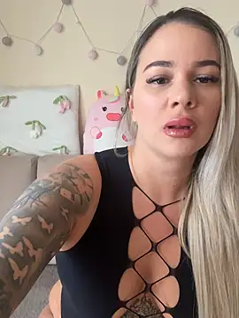 sexybatwomen33 online show from 04-16-26, 10:16