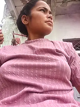 Snapshot of Sunali_Bendre chatting on 07-16-26, 10:56 Sunali Bendre online show from 07-16-26, 10:56