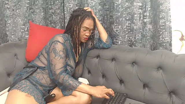 PrettyBoobsXX43 online show from 05-04-26, 06:44