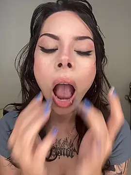 Isalove99 online show from 02-25-26, 01:33