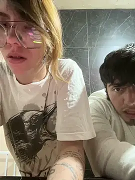 Snapshot of Winniedepootha chatting on 02-19-26, 05:37 Winniedepootha online show from 02-19-26, 05:37