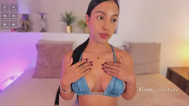 Snapshot of xiomara_cortes chatting on 06-11-26, 07:44 xiomara cortes online show from 06-11-26, 07:44