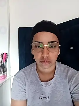 Diva noir online show from 02-14-26, 02:17