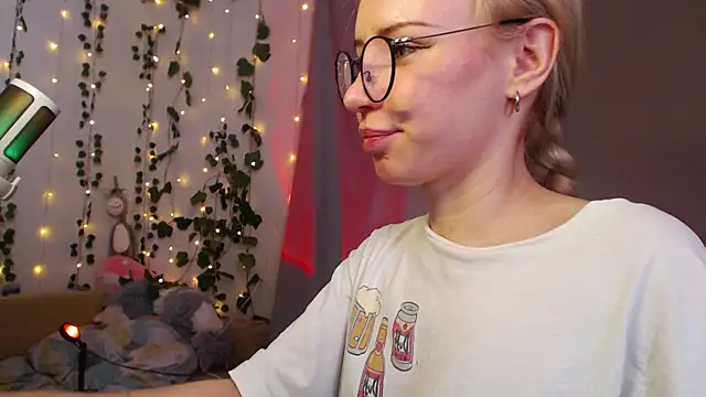 Mia  Jensen online show from 03-31-26, 11:01