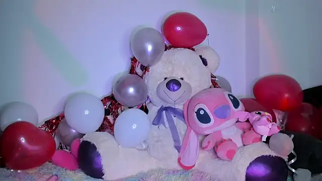 Snapshot of Kylievoos chatting on 02-19-26, 01:24 Kylievoos online show from 02-19-26, 01:24