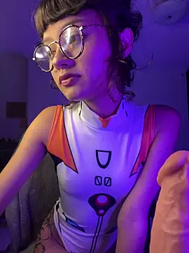 Snapshot of Miamhua-Cat- chatting on 02-05-26, 05:36 Miamhua-Cat- online show from 02-05-26, 05:36